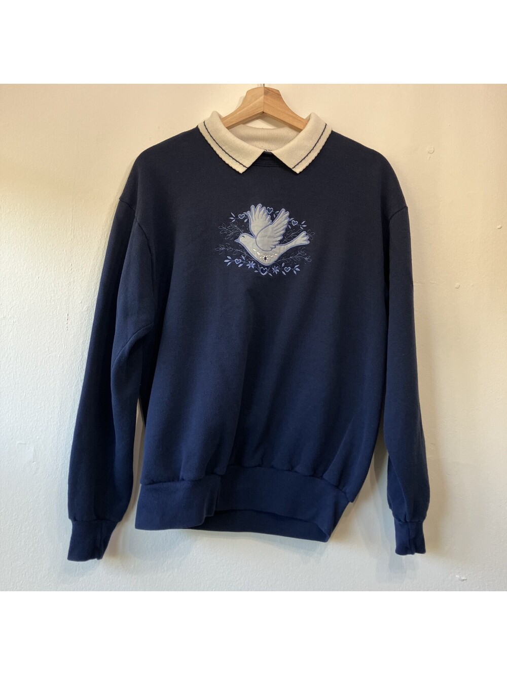 Vintage 90s Novelty Graphic Sweatshirt Embroidered Applique Collar Cottage